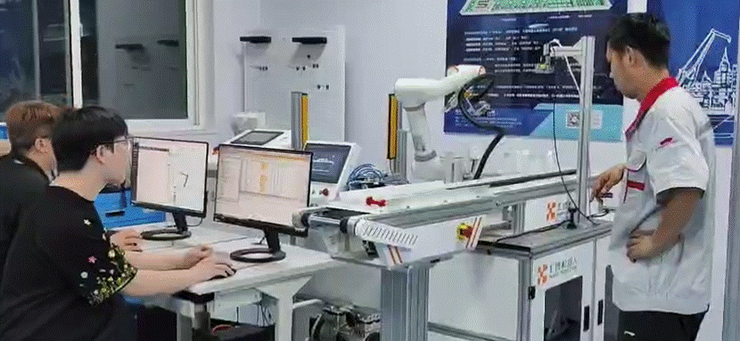 翟京卿+山西省+高職+臨汾職業(yè)技術(shù)學(xué)院+照片2