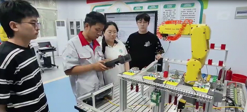 翟京卿+山西省+高職+臨汾職業(yè)技術(shù)學(xué)院+照片1